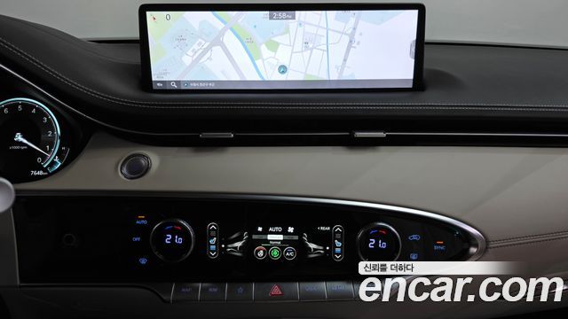 Genesis GV70 2023 — photo 18
