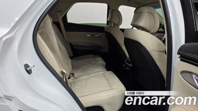 Genesis GV70 2023 — photo 25
