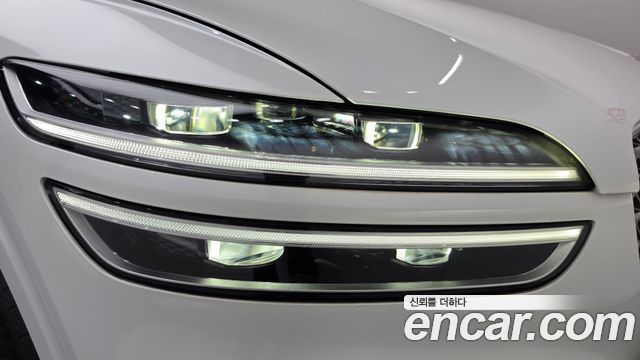 Genesis GV70 2023 — photo 8
