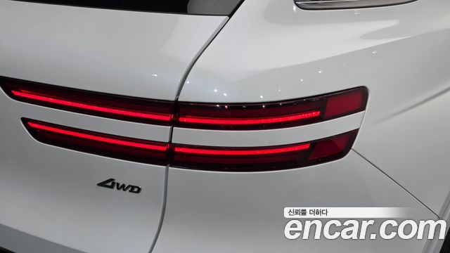 Genesis GV70 2023 — photo 9