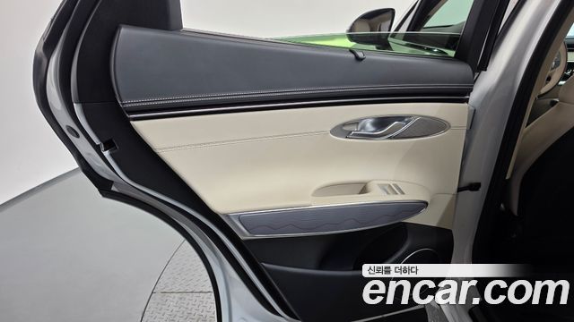 Genesis GV70 2023 — photo 15