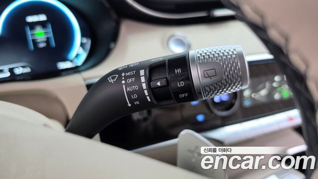 Genesis GV70 2023 — photo 27