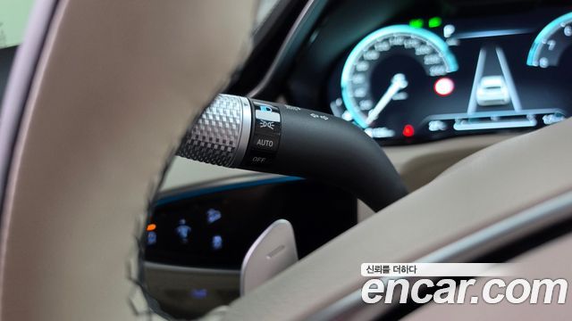 Genesis GV70 2023 — photo 28