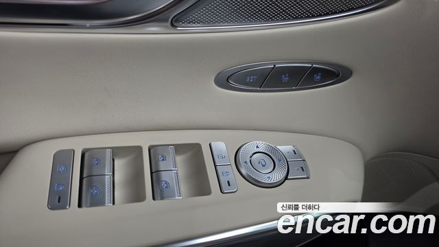 Genesis GV70 2023 — photo 29