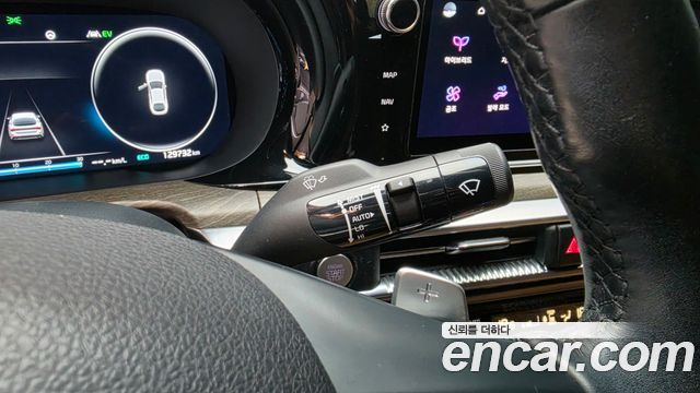 Kia K5 2023 — photo 29