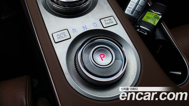 Genesis GV70 2023 — photo 12