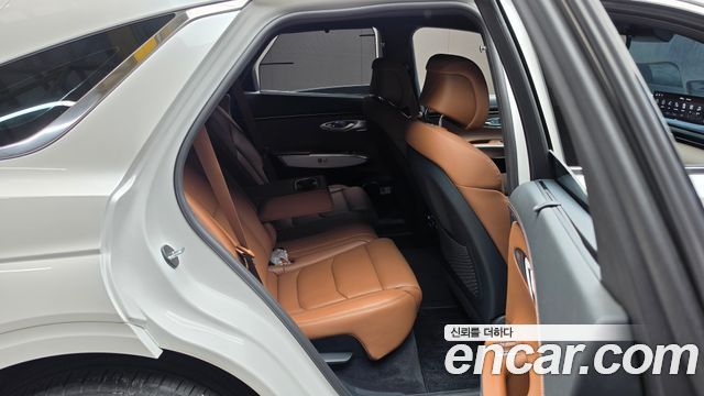 Genesis GV70 2023 — photo 17