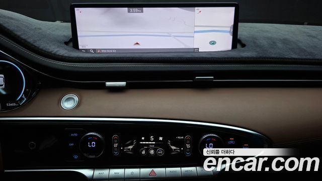 Genesis GV70 2023 — photo 19