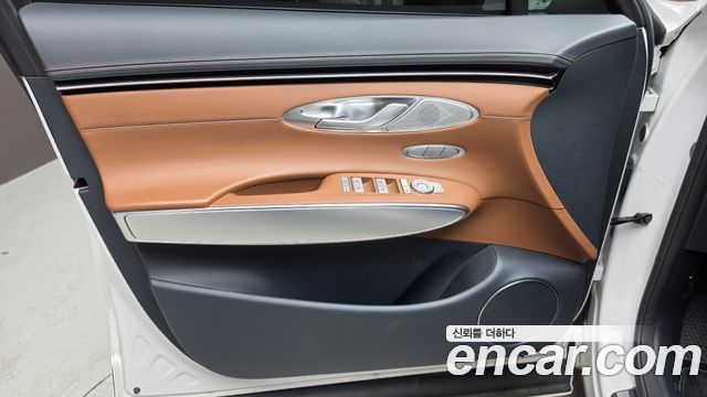 Genesis GV70 2023 — photo 15