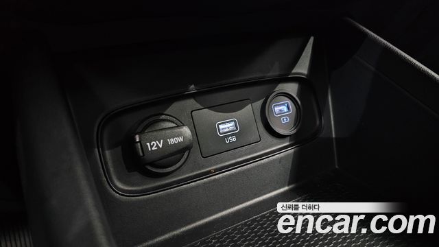 Hyundai Venue 2020 — photo 32