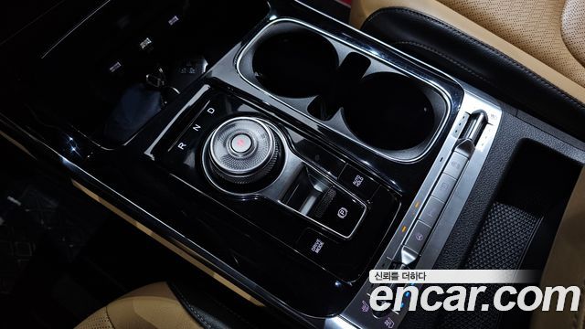 Kia Canival 2021 — photo 9