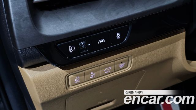 Kia Canival 2021 — photo 19