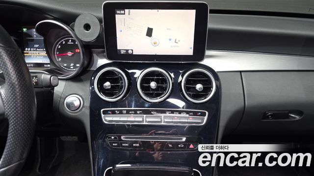 Mercedes-Benz C-Class 2016 — photo 14