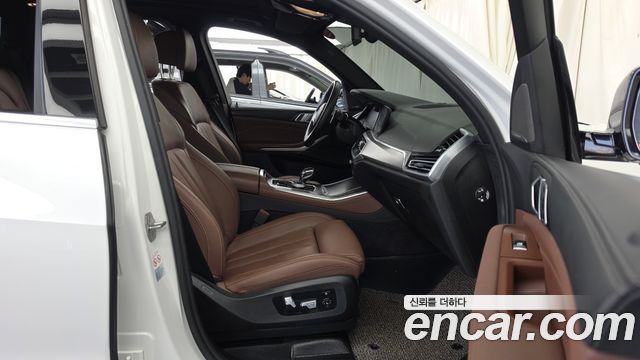 BMW X5 2020 — photo 17