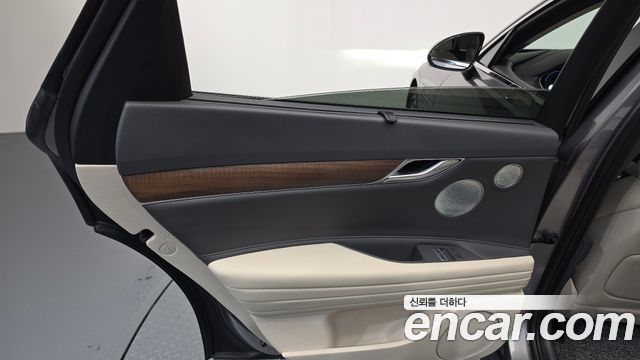 Genesis G80 2023 — photo 15