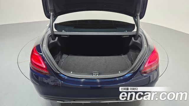 Mercedes-Benz C-Class 2021 — photo 15