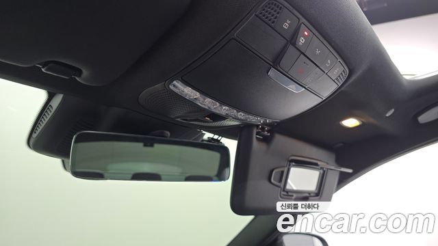 Mercedes-Benz C-Class 2021 — photo 17