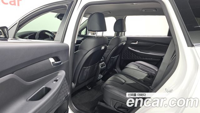 Hyundai Santafe 2023 — photo 18