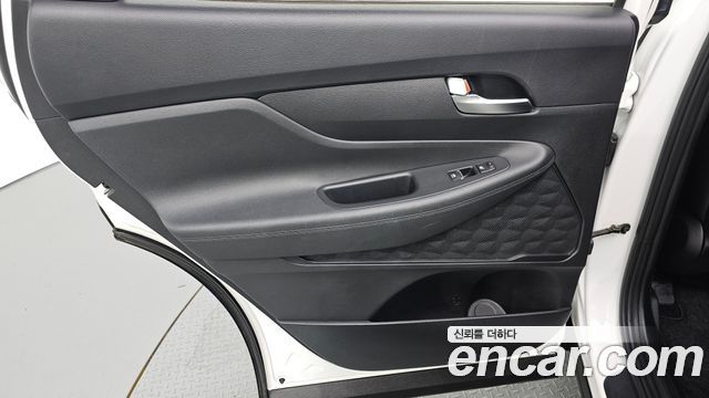 Hyundai Santafe 2023 — photo 15