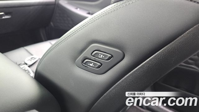 Hyundai Santafe 2023 — photo 32