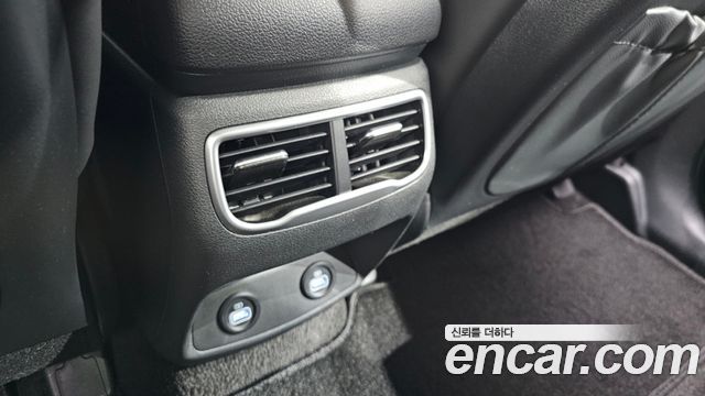 Hyundai Santafe 2023 — photo 33