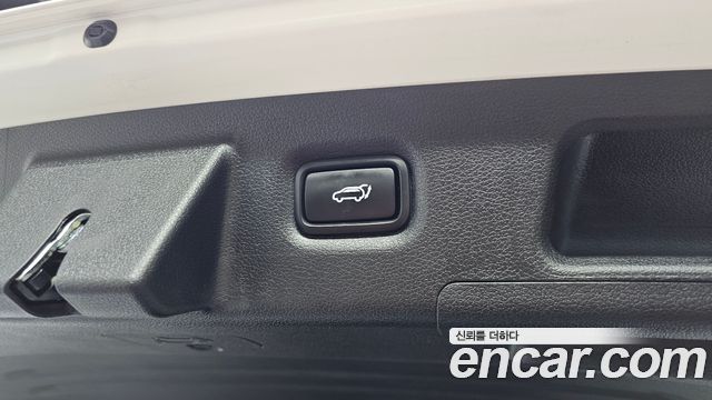 Hyundai Santafe 2023 — photo 35