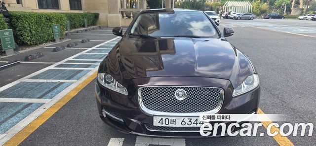 Jaguar XJ 2010 — photo 3