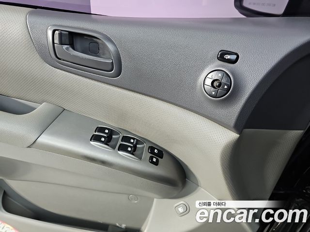Kia Canival 2014 — photo 16