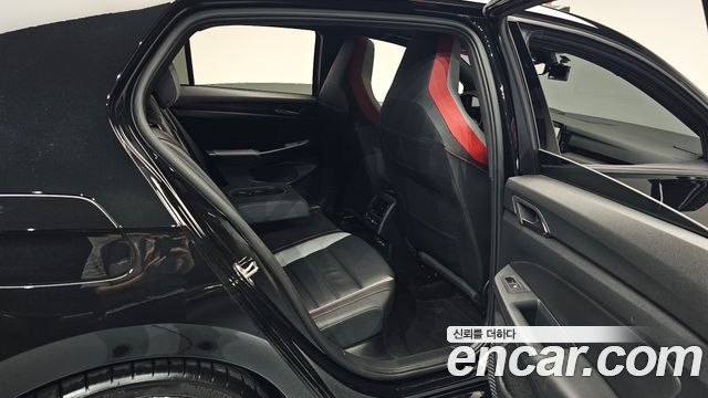 Volkswagen Golf 2024 — photo 18