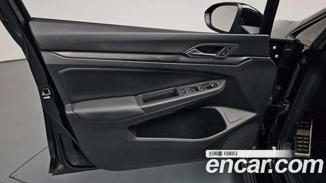 Volkswagen Golf 2024 — photo 14