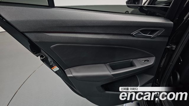 Volkswagen Golf 2024 — photo 15