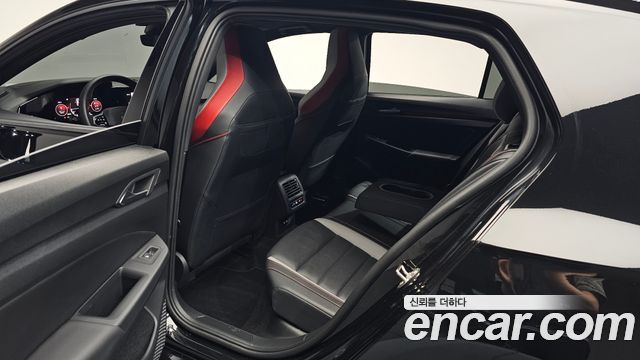 Volkswagen Golf 2024 — photo 16