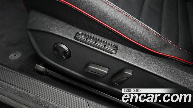 Volkswagen Golf 2024 — photo 32