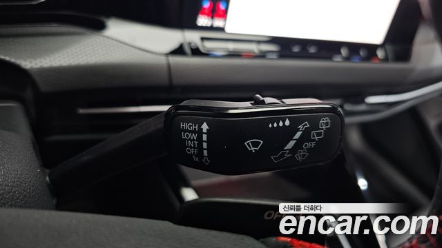 Volkswagen Golf 2024 — photo 35