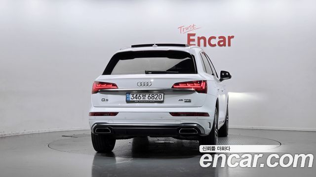 Audi Q5 2023 — photo 4