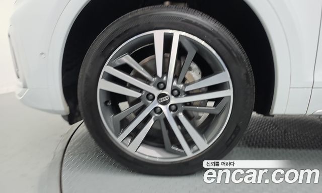 Audi Q5 2023 — photo 5