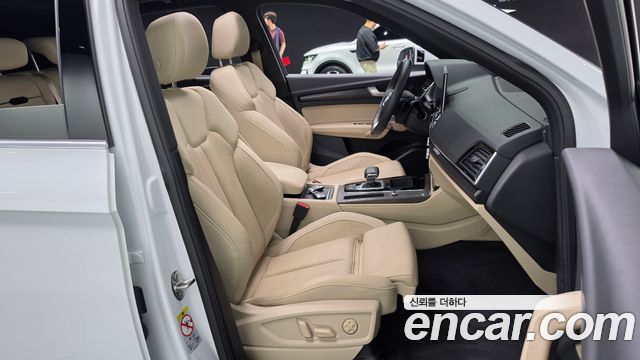 Audi Q5 2023 — photo 16