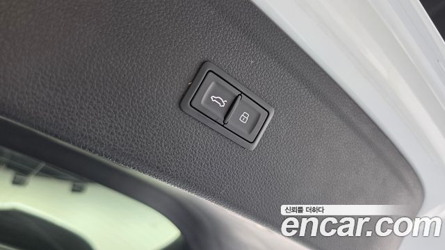 Audi Q5 2023 — photo 31