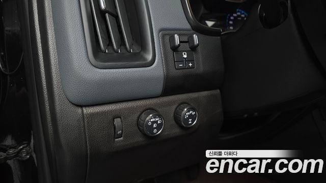 Chevrolet Korea Colorado 2022 — photo 25