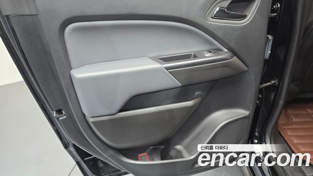 Chevrolet Korea Colorado 2022 — photo 15