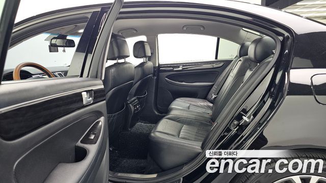 Hyundai Genesis 2013 — photo 11