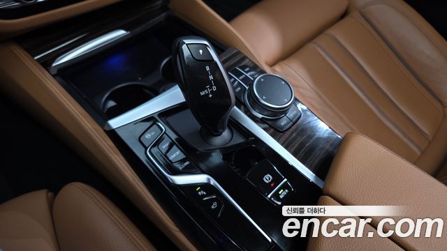 BMW 5-Series 2023 — photo 12