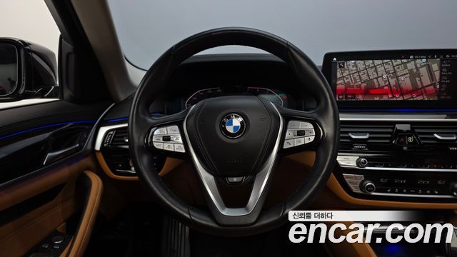 BMW 5-Series 2023 — photo 19