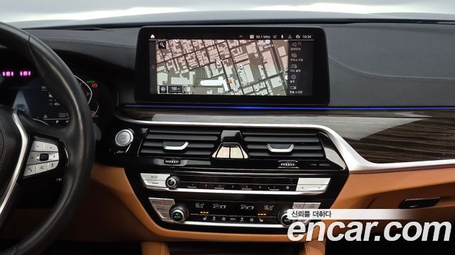 BMW 5-Series 2023 — photo 20