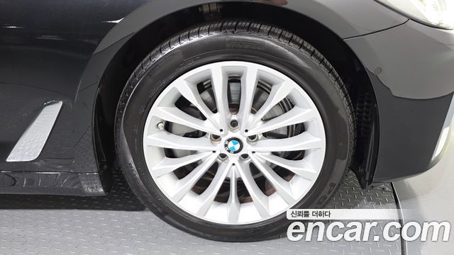 BMW 5-Series 2023 — photo 7