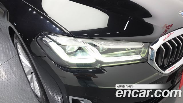 BMW 5-Series 2023 — photo 8