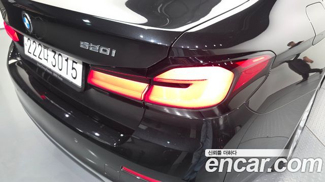 BMW 5-Series 2023 — photo 9