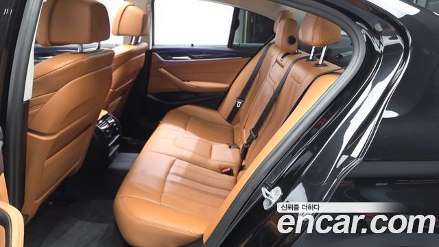 BMW 5-Series 2023 — photo 16