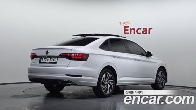 Volkswagen Jetta 2021 — photo 2