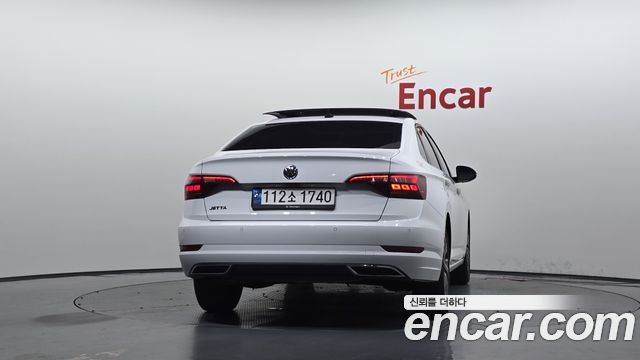 Volkswagen Jetta 2021 — photo 4